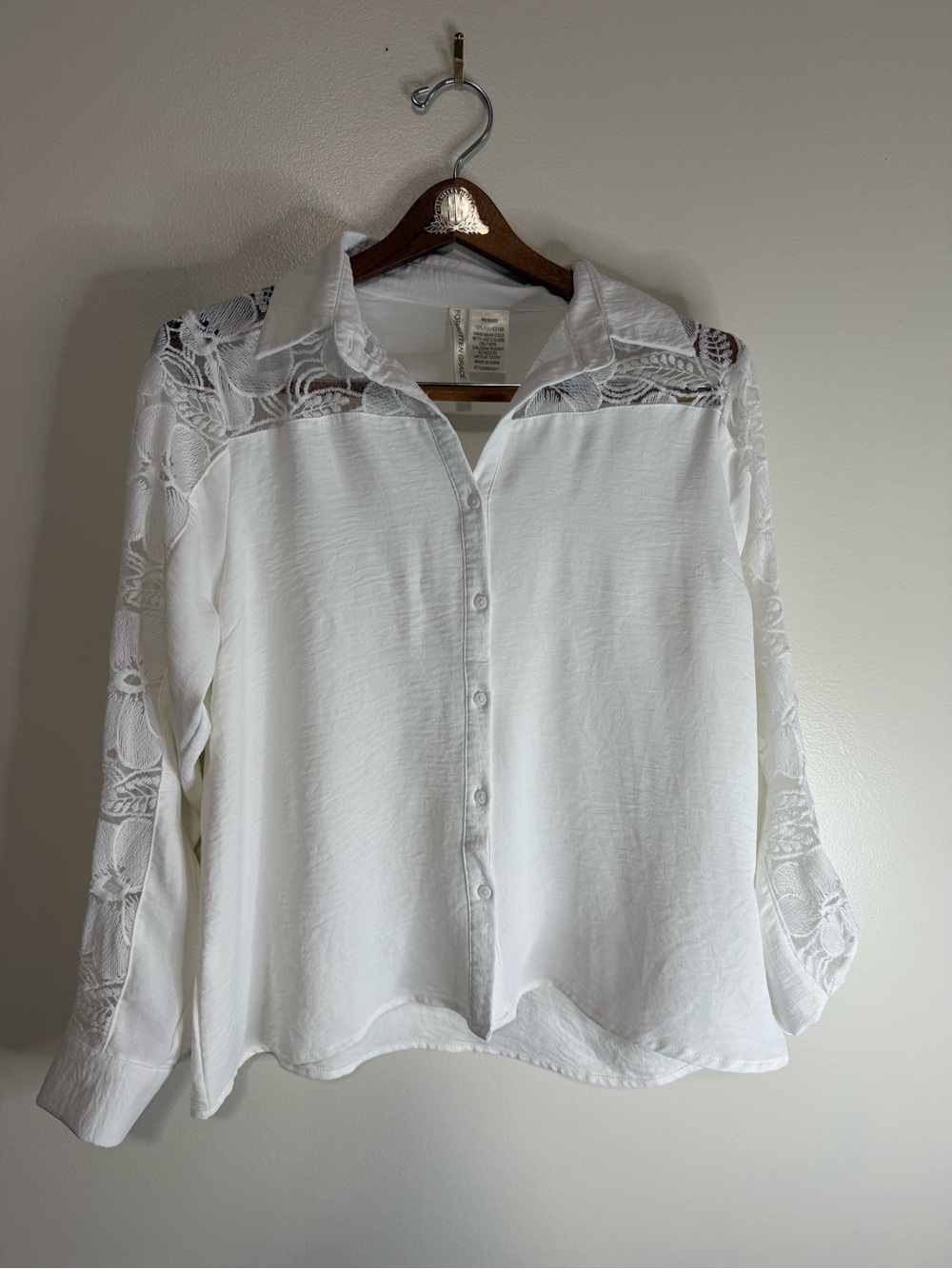 Forgotten Grace Women's White Lace-Yoke Button-Front Blouse size XL